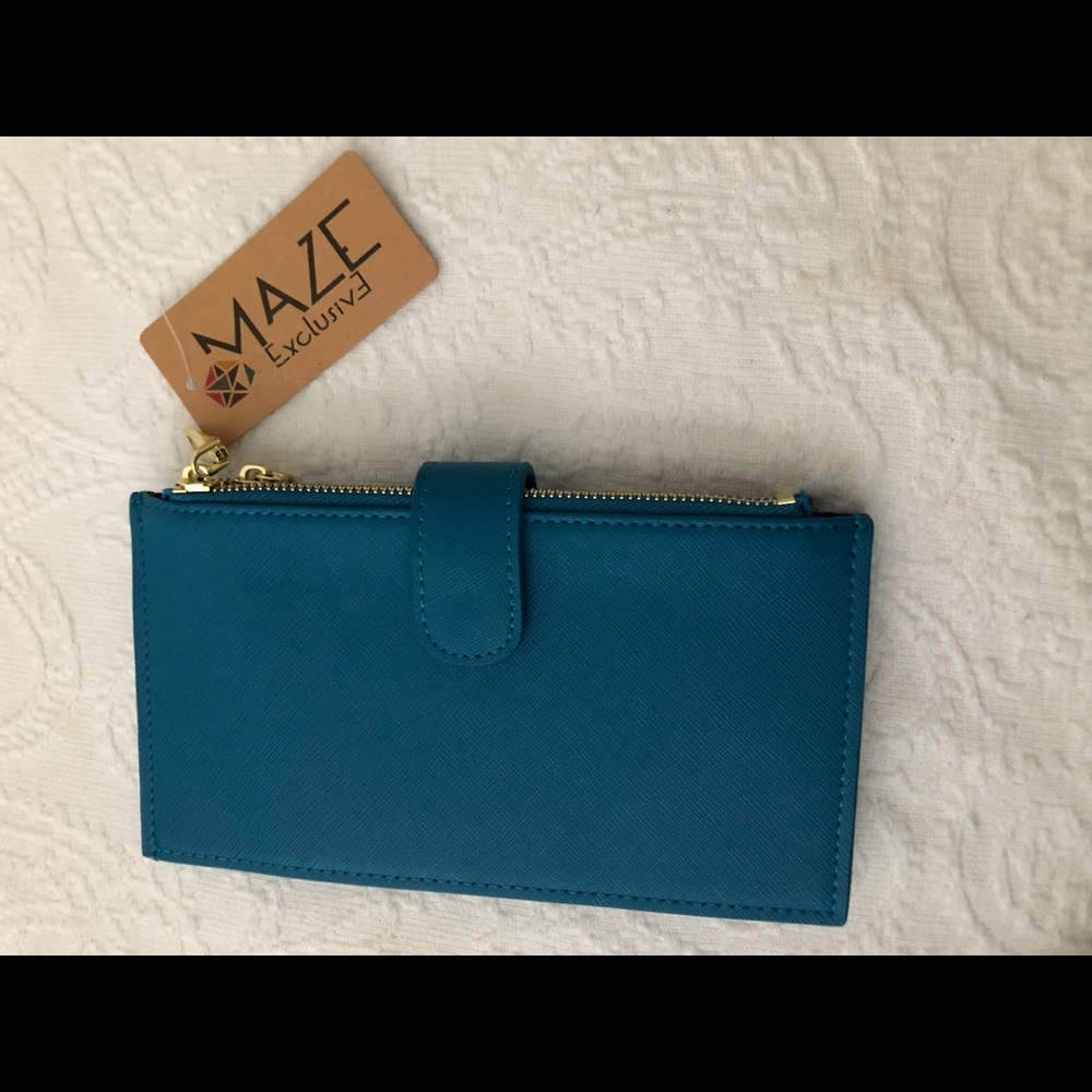 Maze Exclusive MultiCard Case Wallet, NWT